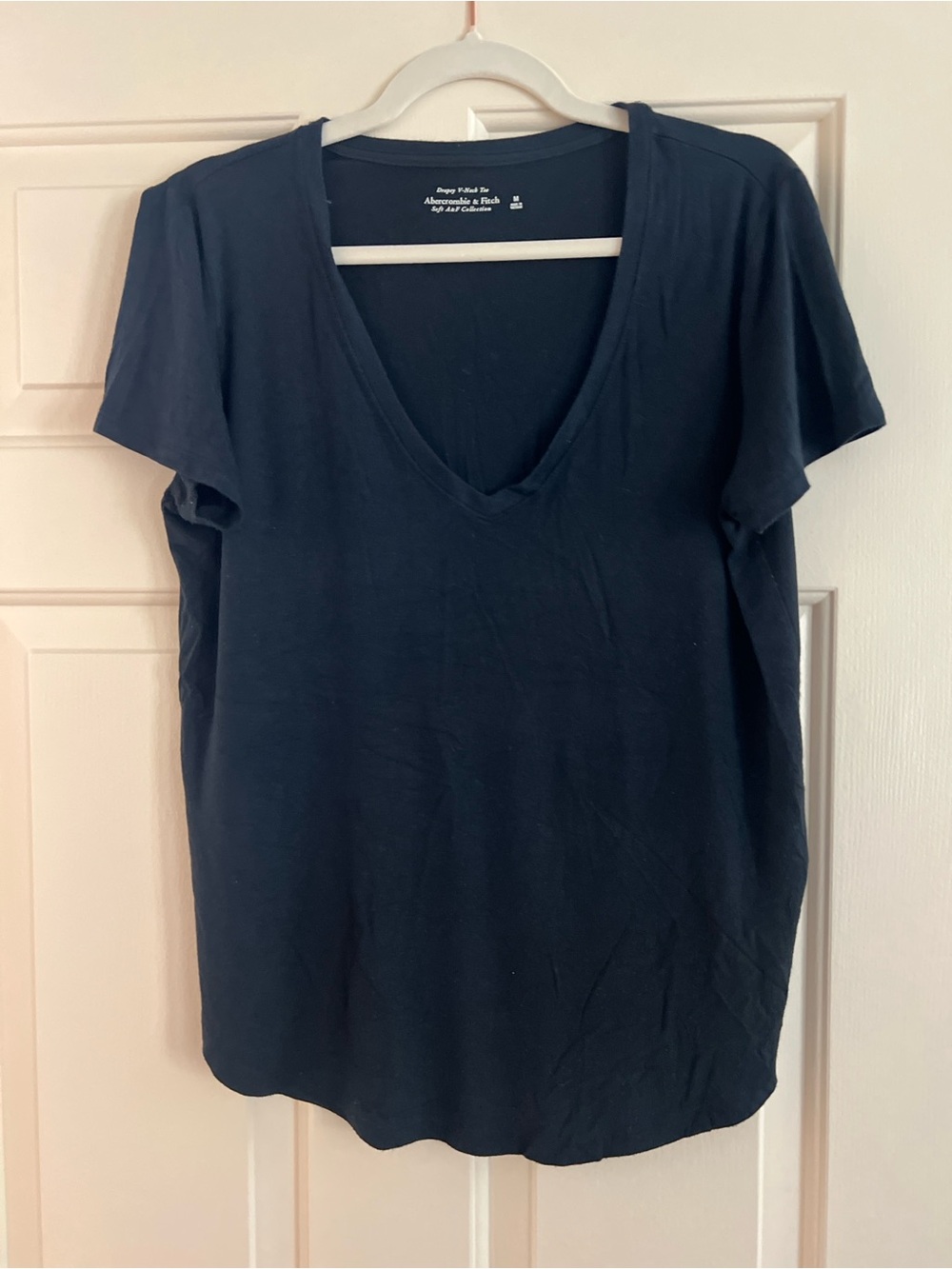 Abercrombie & Fitch Basic V-Neck Women’s Tee - black